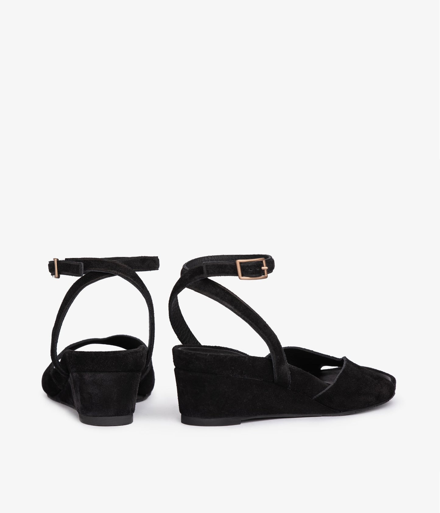 WAMIKA 01BLACKCASTORO 03