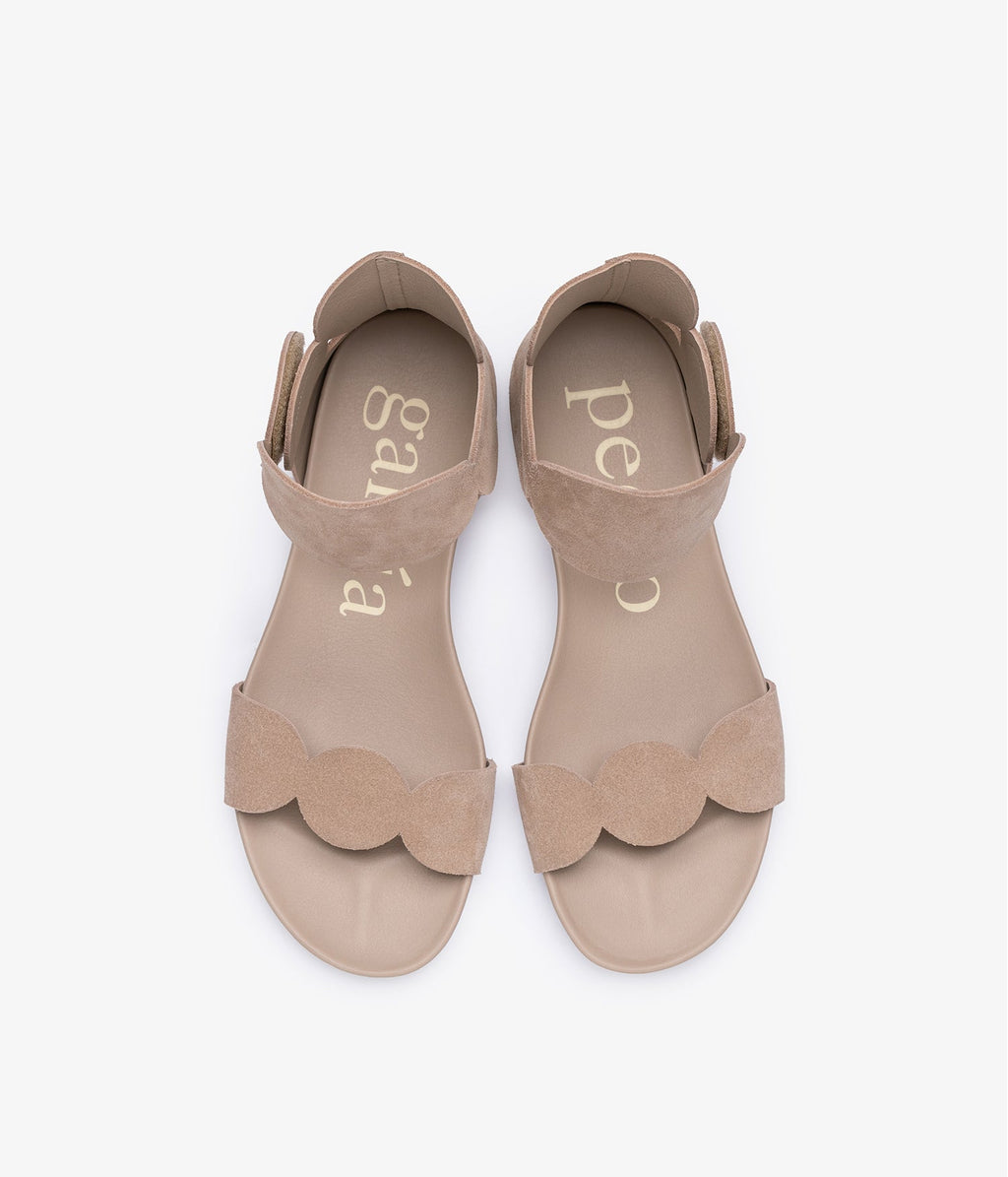 beige suede fussbett snadal joed pedro garcia essentials 3