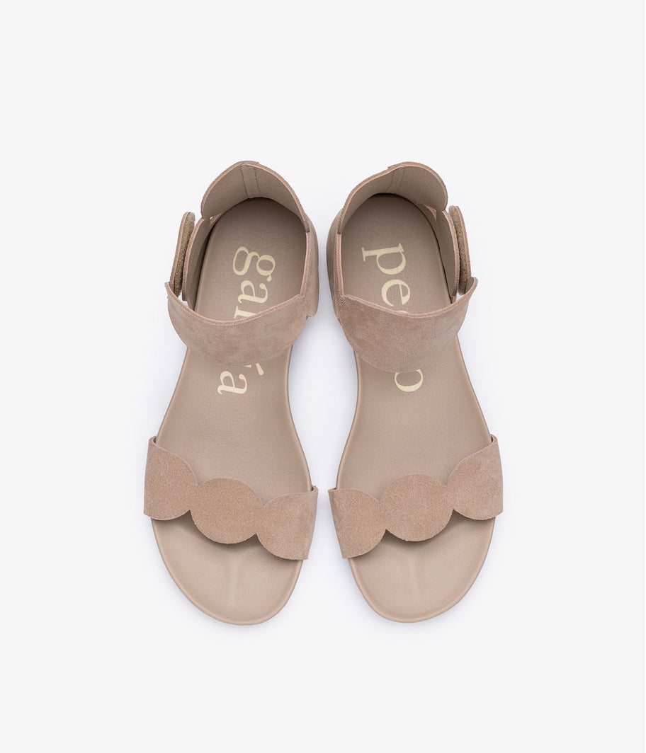 beige suede fussbett snadal joed pedro garcia essentials 3