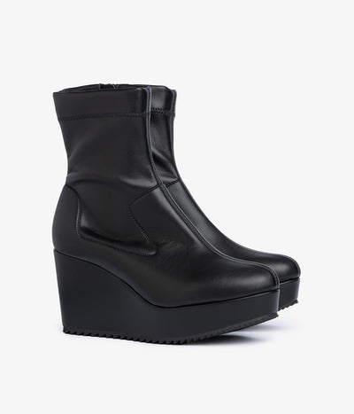 urbana / black leatherette