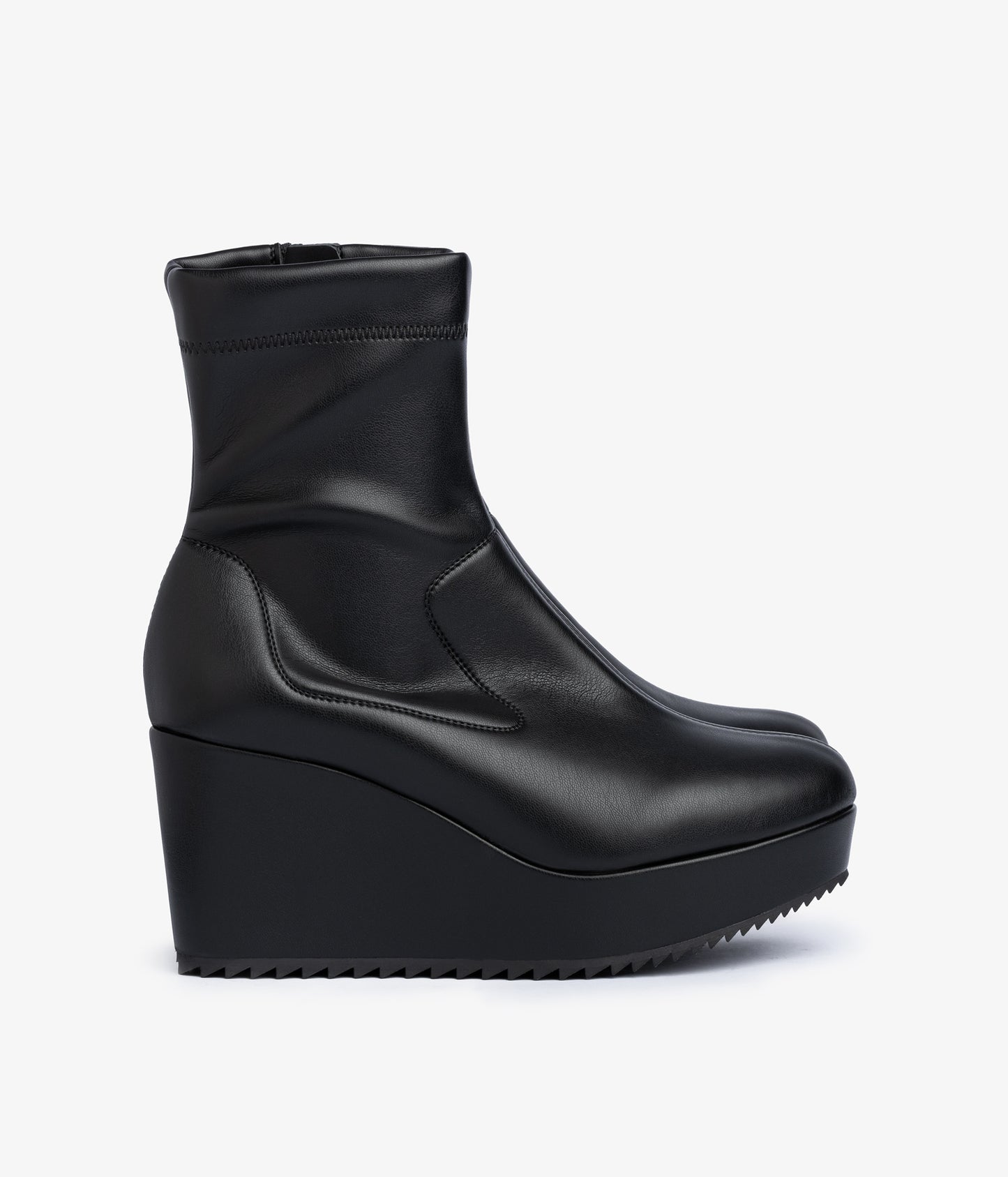 urbana / black leatherette