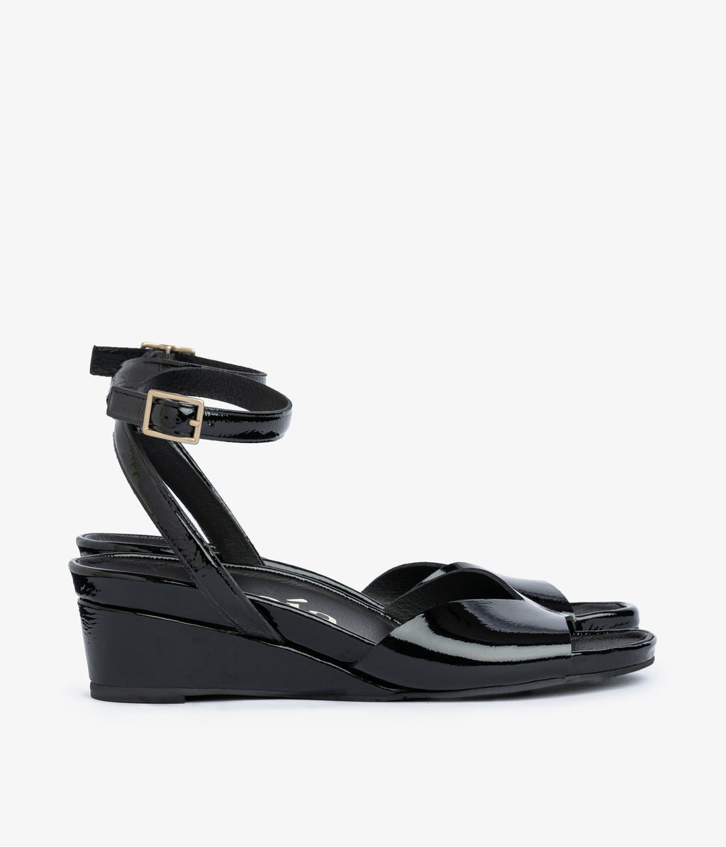 wamika / black castoro naplack