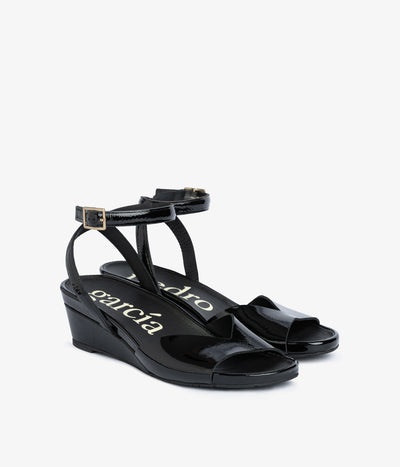 wamika / black castoro naplack