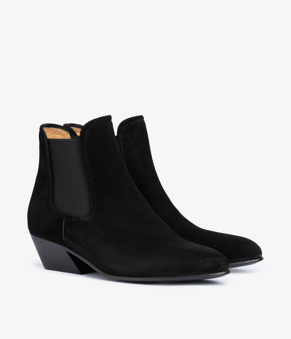 hela / black bessie suede