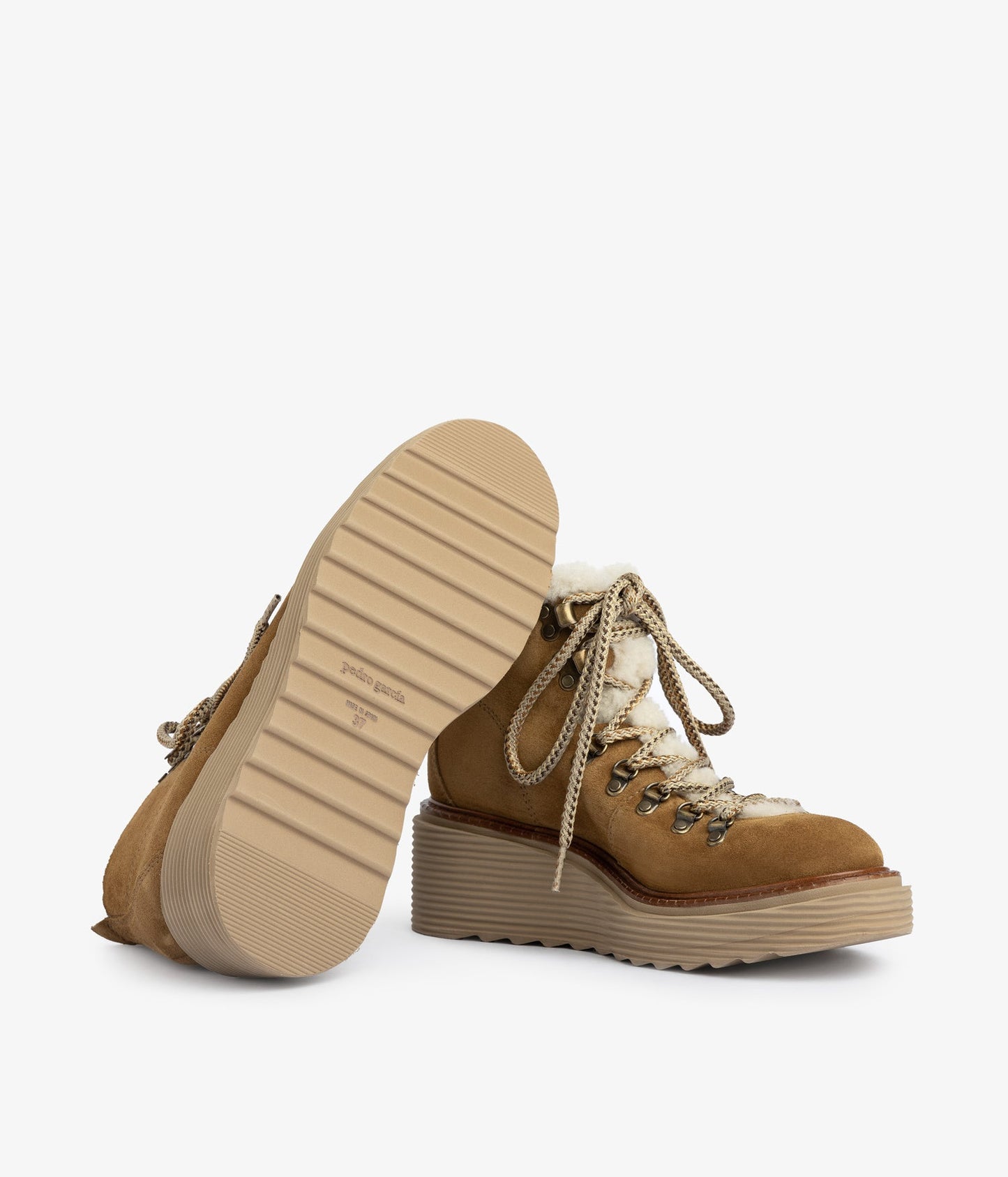 saffi / alpaca castoro-shrlng