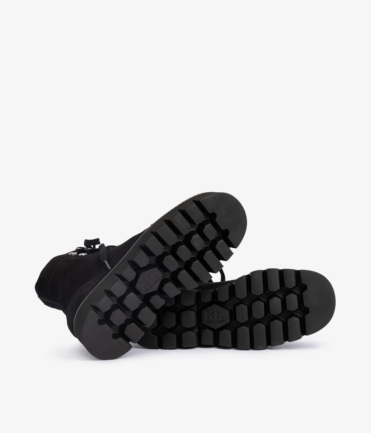 saira / black castoro