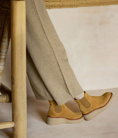 shelby / alpaca velour-mandorla