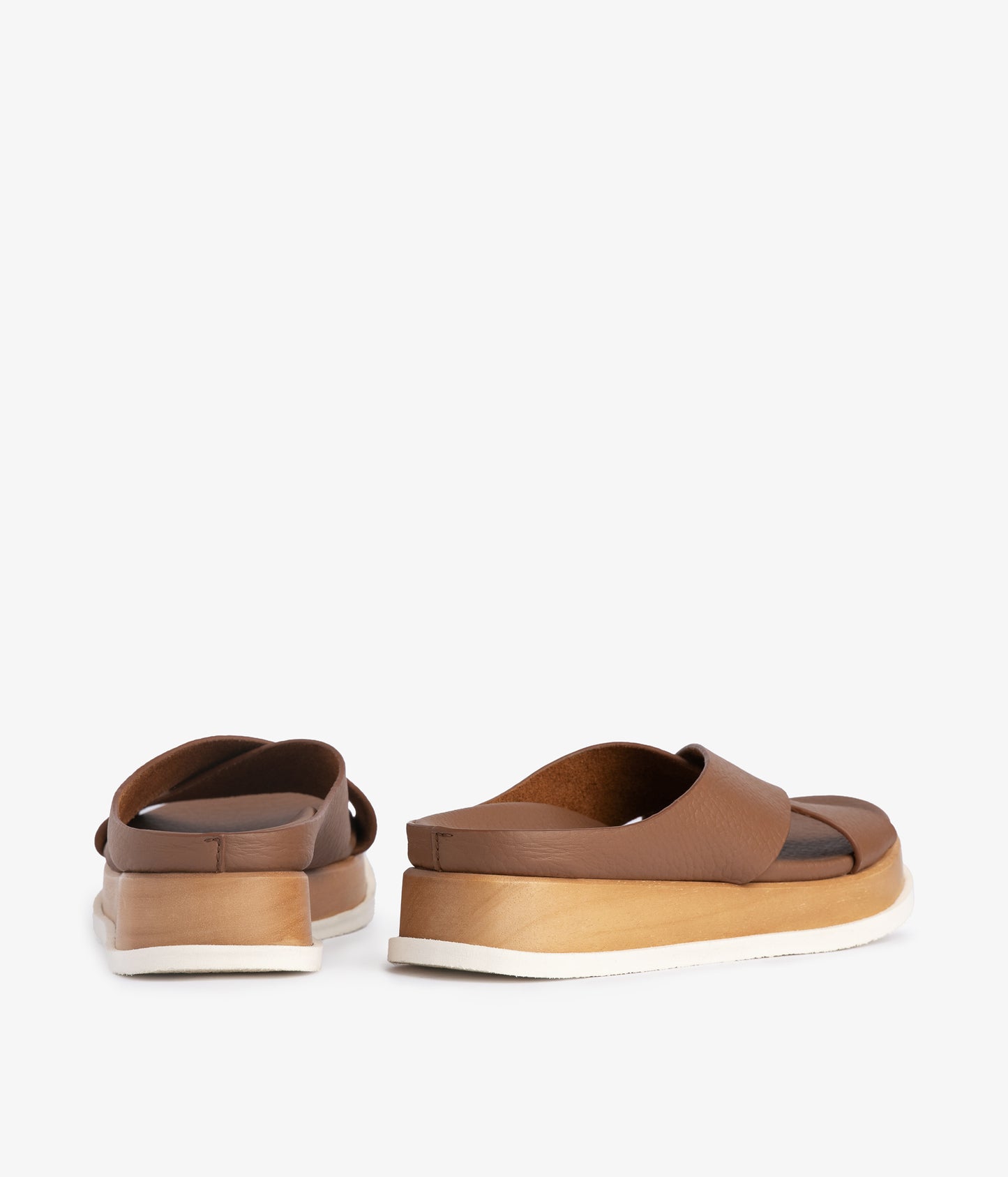 bulma / saddle cervo-light pine