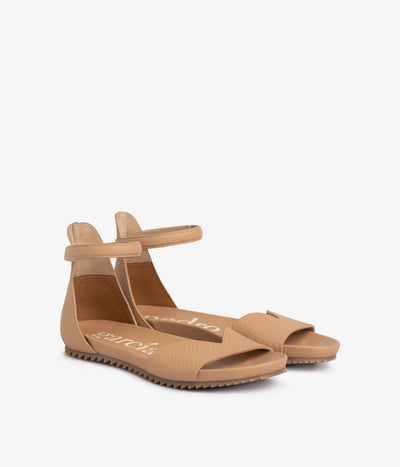 fussbett sandal camel leather velcro closure jela aw25 pedro garcia.1jela aw25 pedro garcia 1