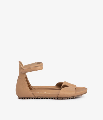 fussbett sandal camel leather velcro closure jela aw25 pedro garcia.1jela aw25 pedro garcia 1