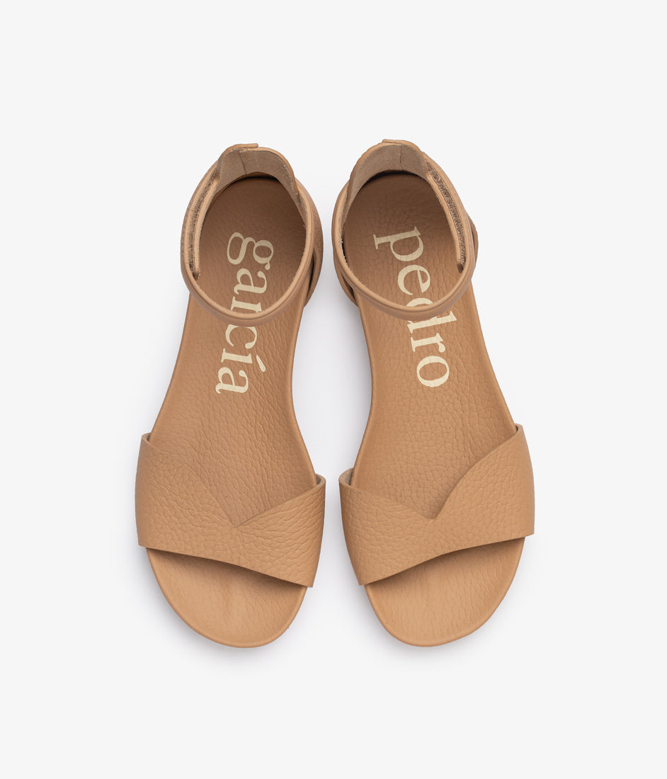 fussbett sandal camel leather velcro closure jela aw25 pedro garcia.1jela aw25 pedro garcia 4