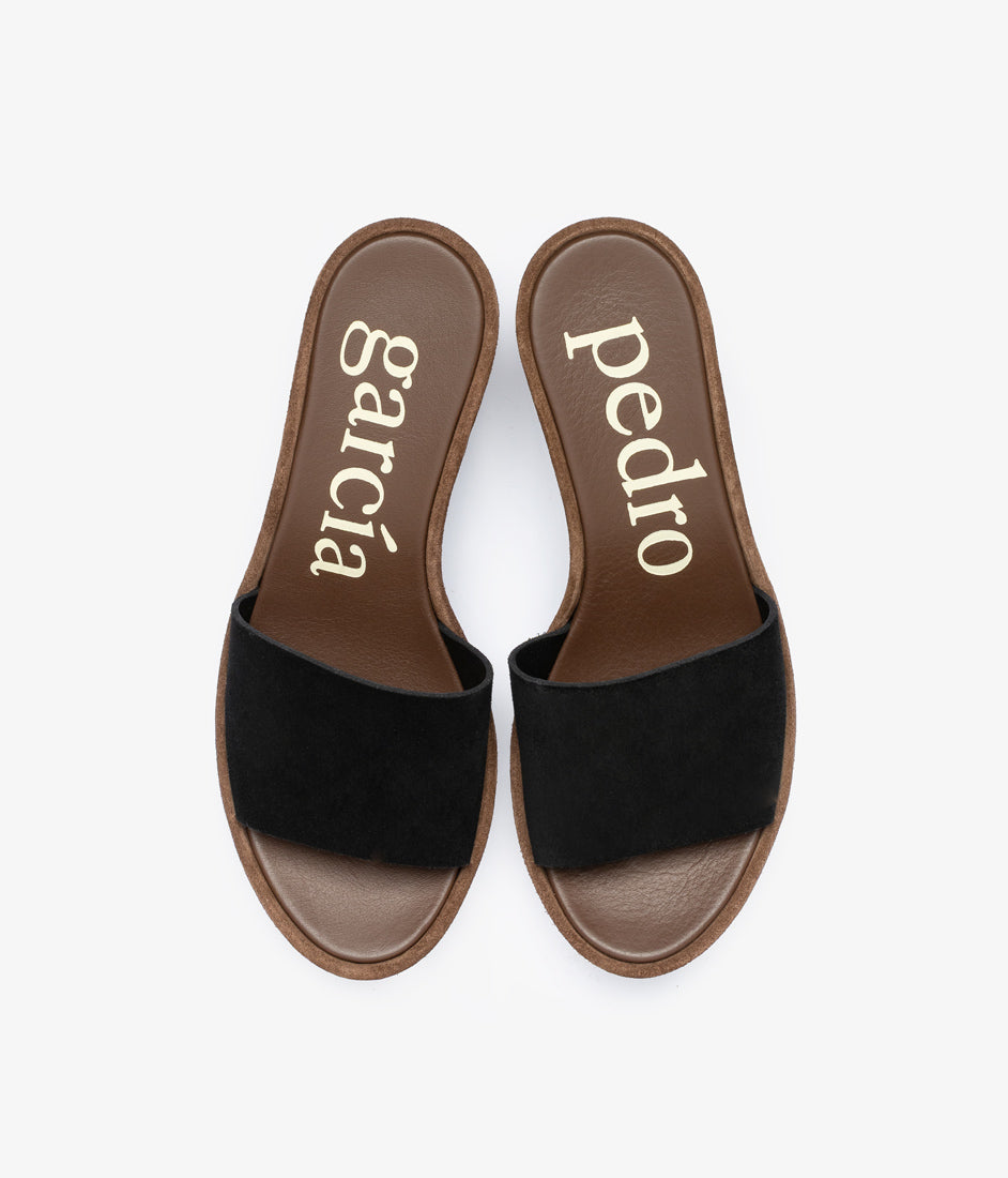 diedra / black castoro-chestnut castoro
