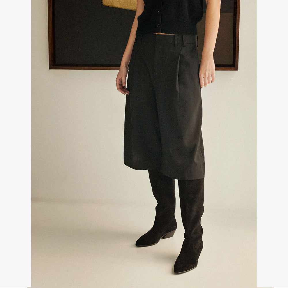 helle / black bessie suede