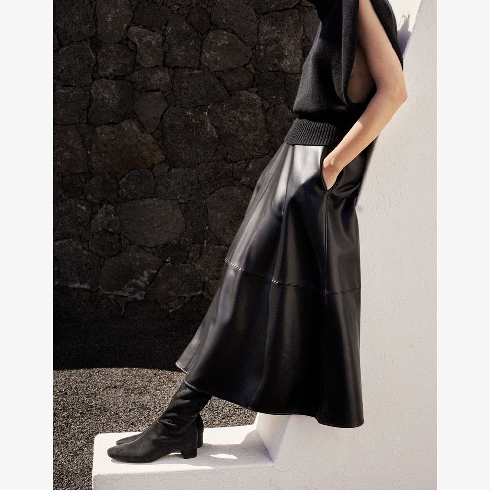 eneida / black suedette