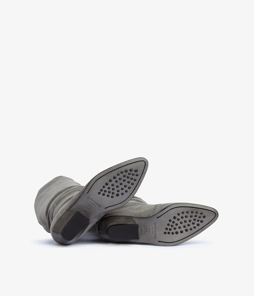 helle / grey bessie suede