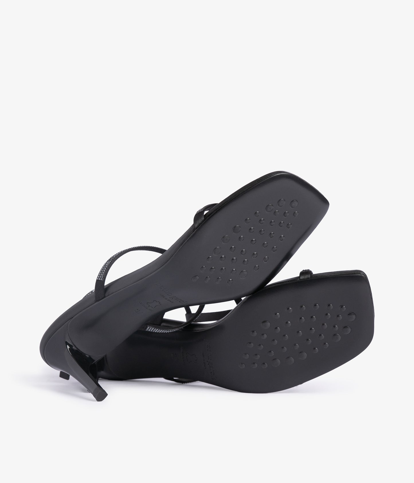 ita / black satin-jet hematite