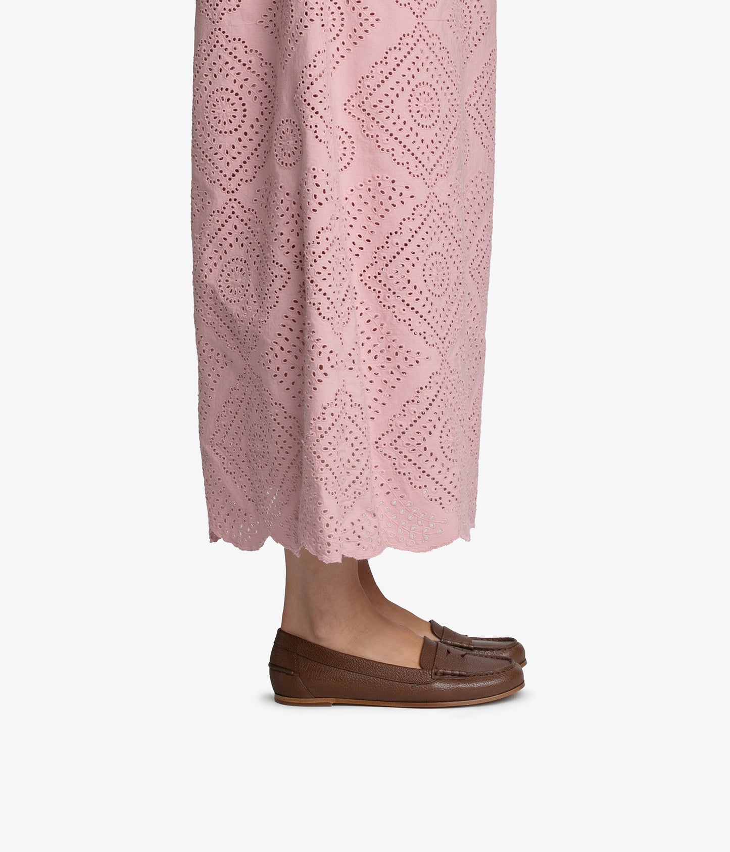 inara / chestnut petitgrain
