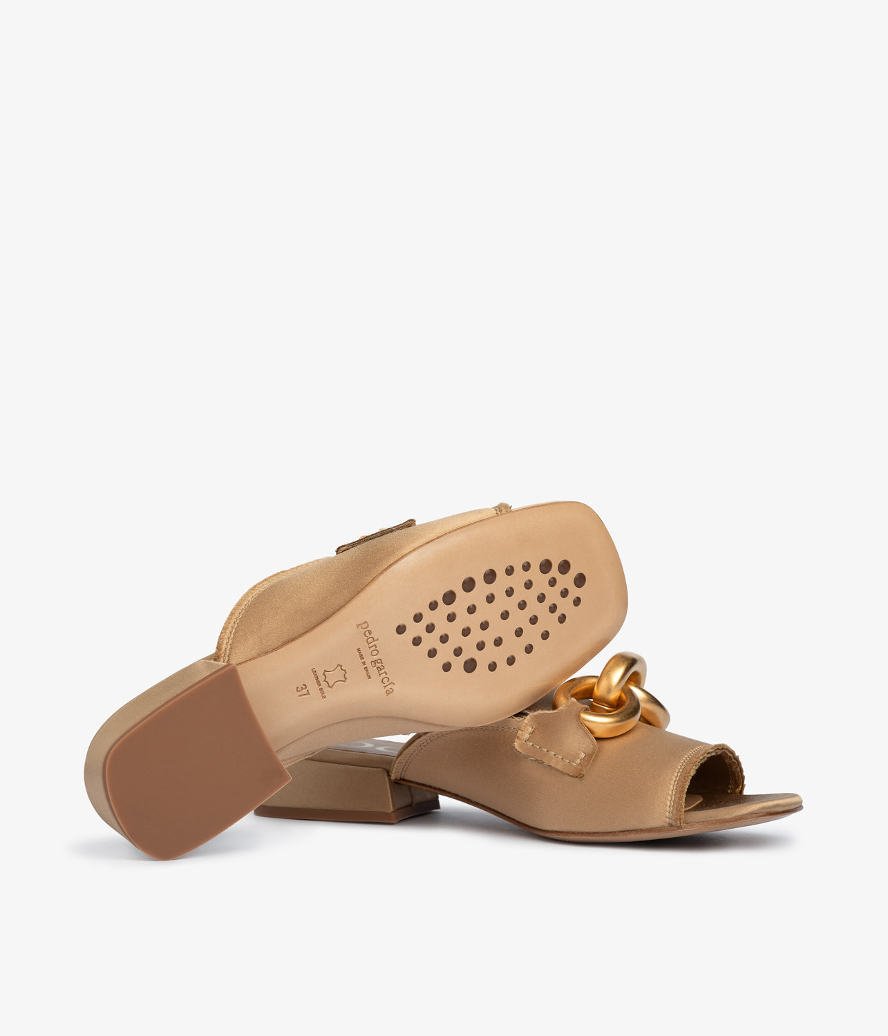 metallic chain clog metallic satin enna aw25 pedro garcia 5