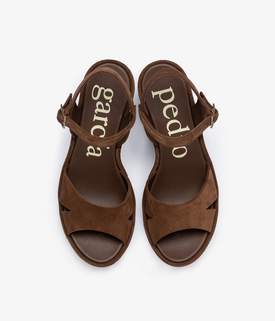 dido / chestnut castoro