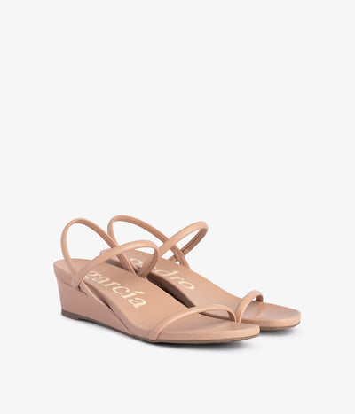 wikta / buff caprine