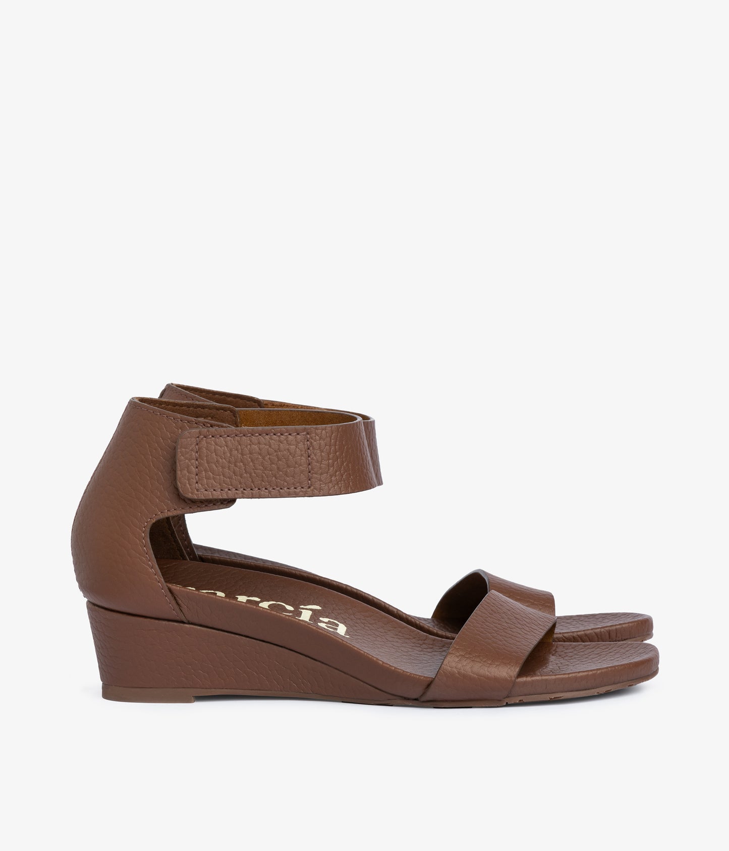wassila / chestnut cervo