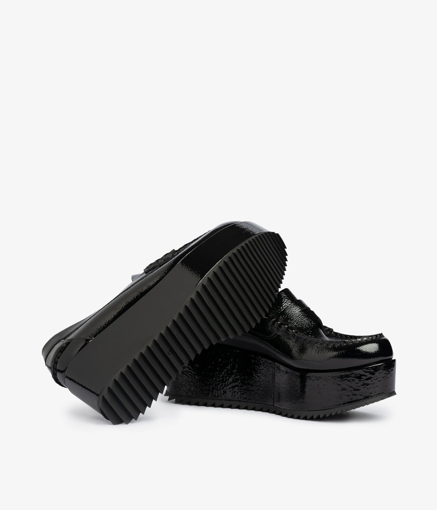 nusa / black castoro naplack