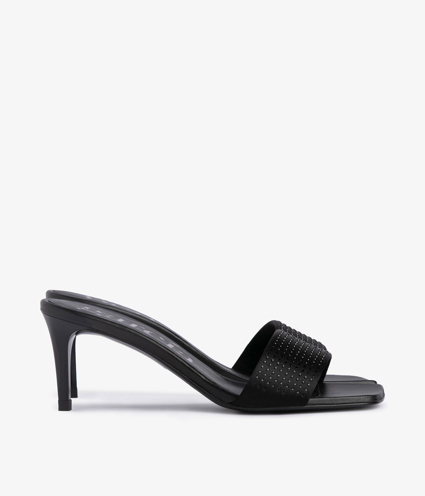 ilora / black satin