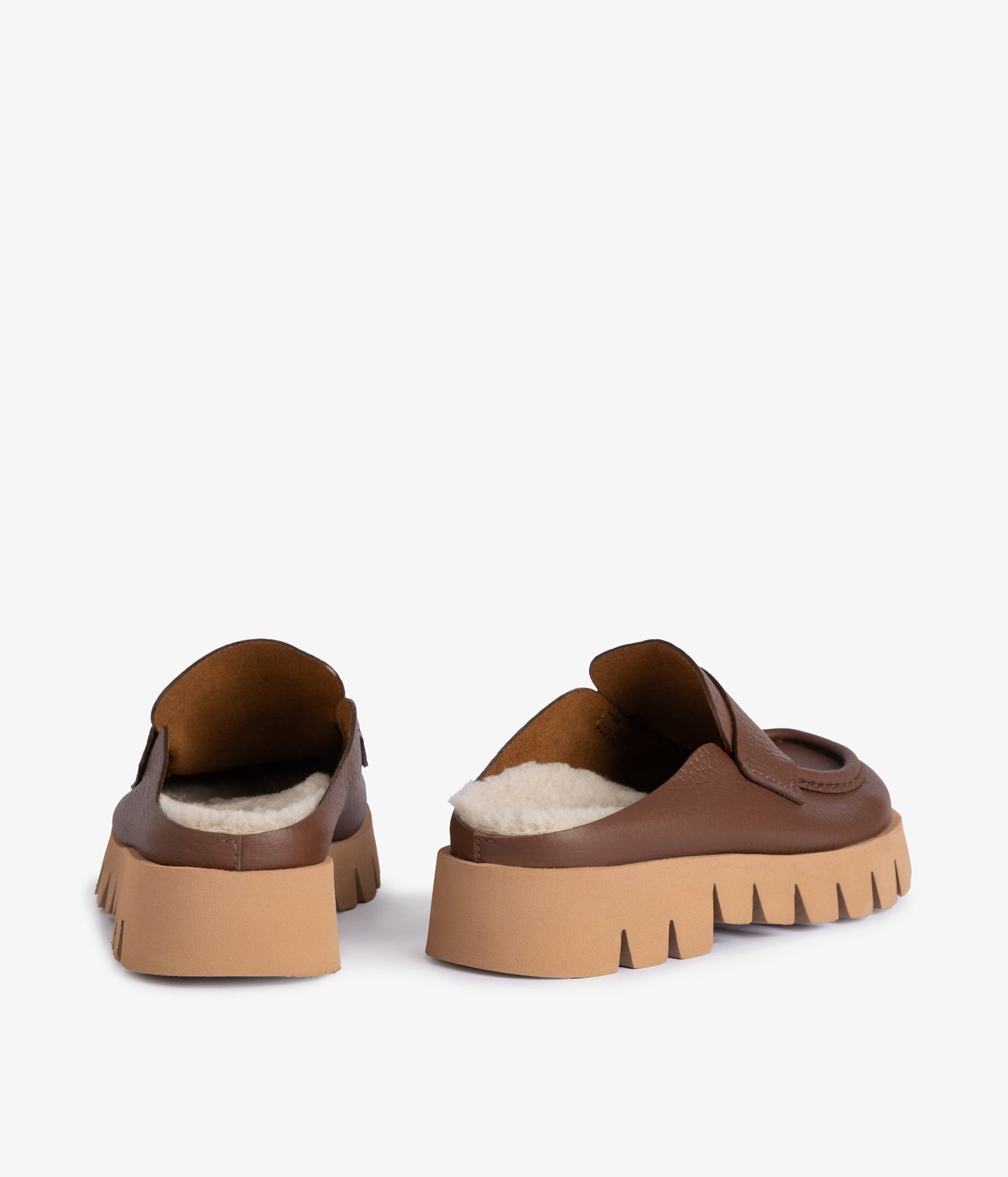 bluma / chestnut cervo