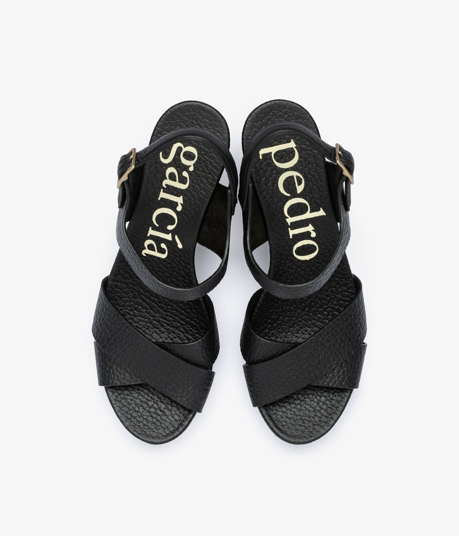 aleyda / black cervo