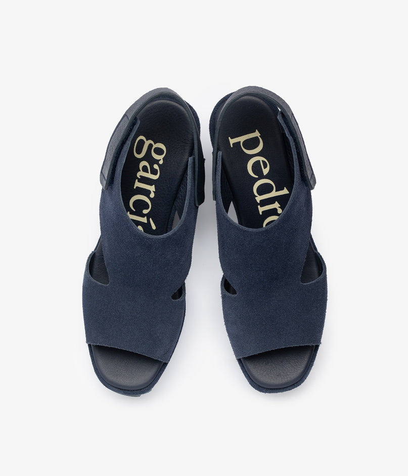 wedge sandal blue suede fenia aw25
pedro garcia 4