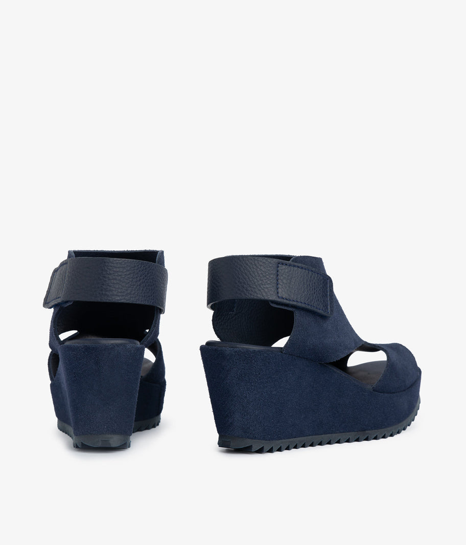 wedge sandal blue suede fenia aw25
pedro garcia 6