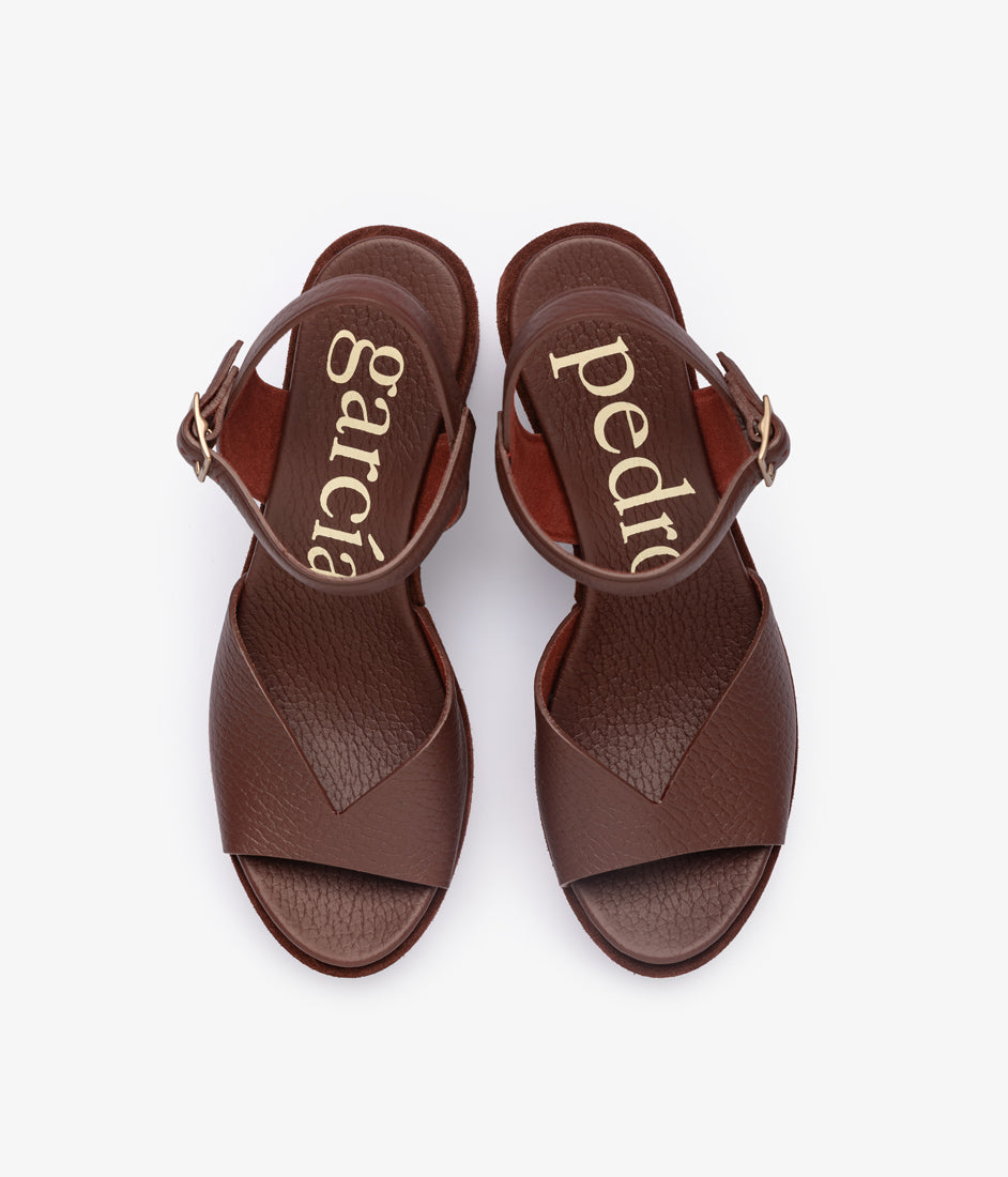 doina / brunette cervo