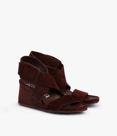 cande / brunette castoro