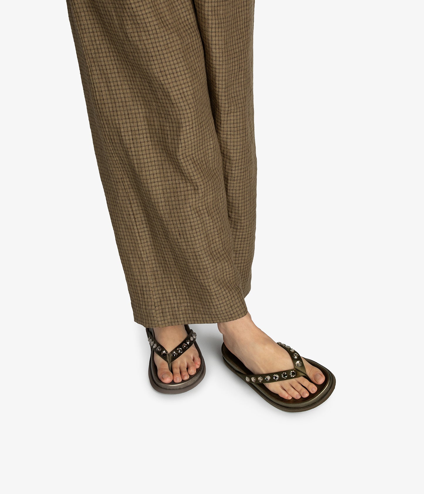 devika / olivade satin-greige