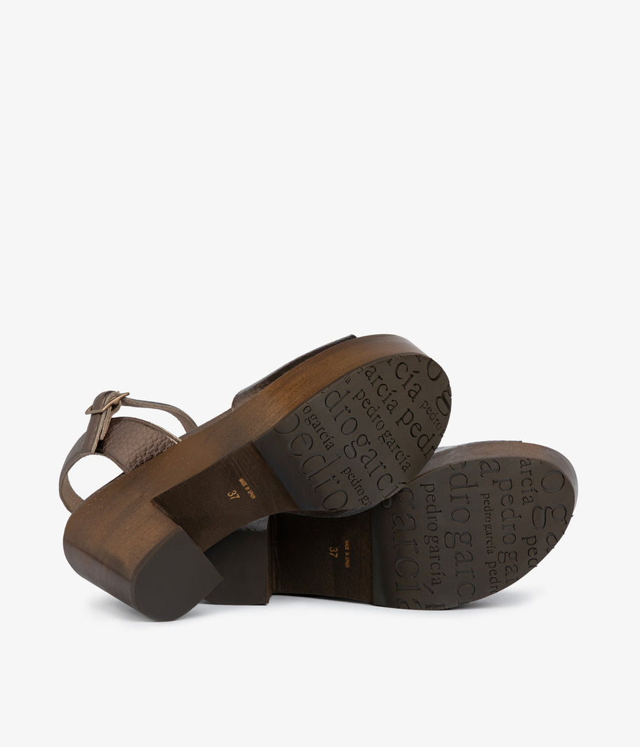wedge sandal wood metallic leather danila aw25 pedro garcia 5