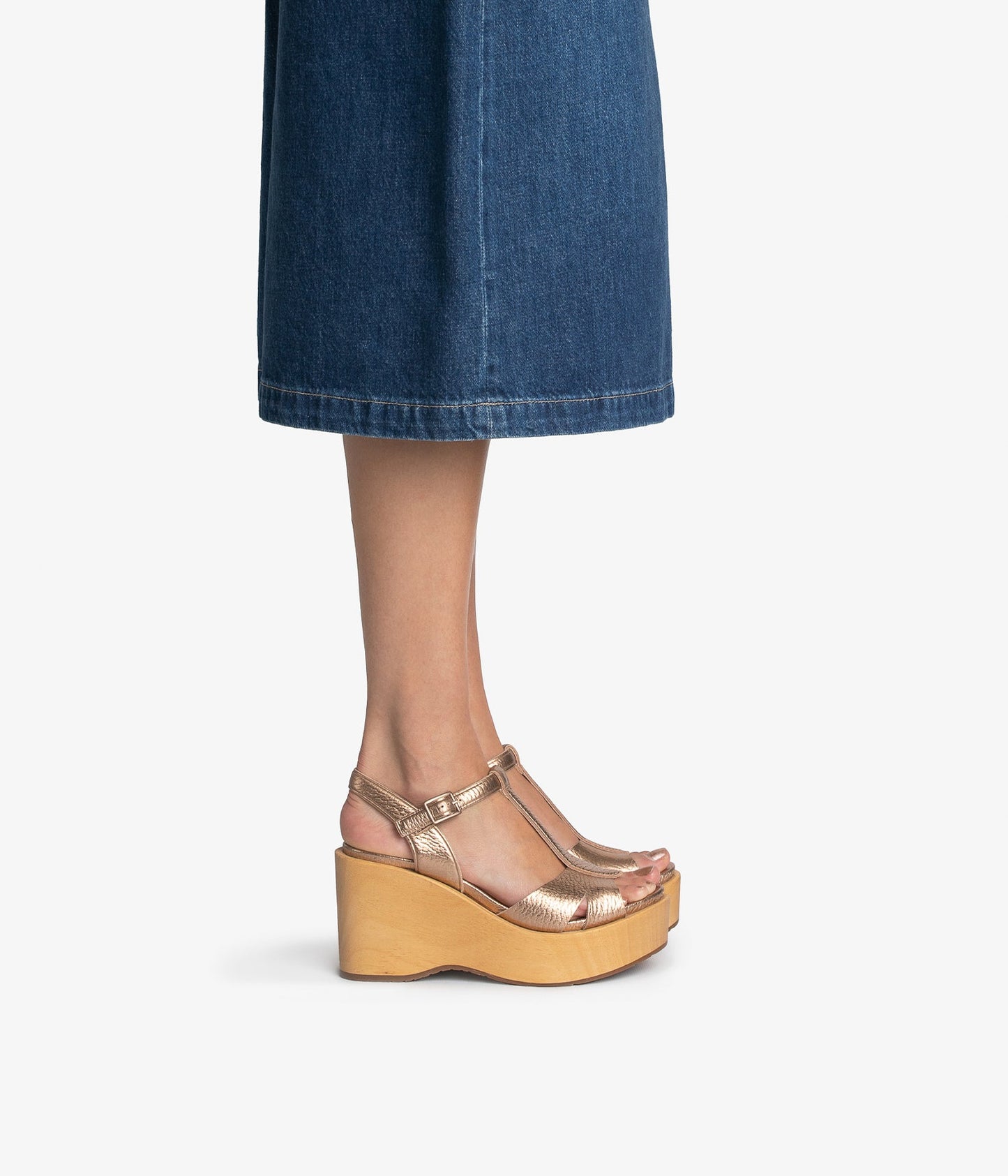 wedge wood sandal metallic leather domiel aw25 pedro garcia 2