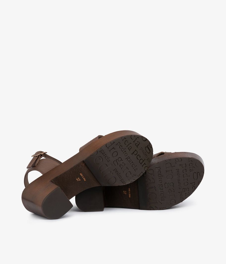 wood wedge velcro closure daya leather grey aw25 pedro garcia 4